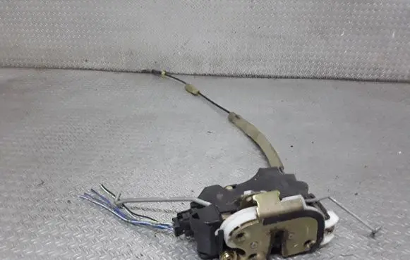 Mitsubishi Outlander Front door lock