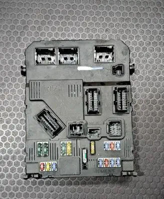 Peugeot 407 Comfort/convenience module 9655708380 S120104700M BSIS0200