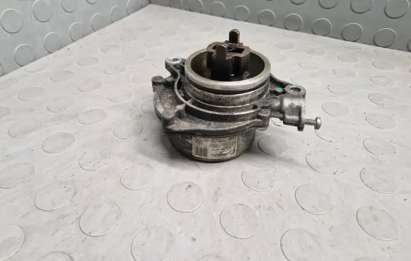 BMW X3 E83 Vacuum pump 7791232