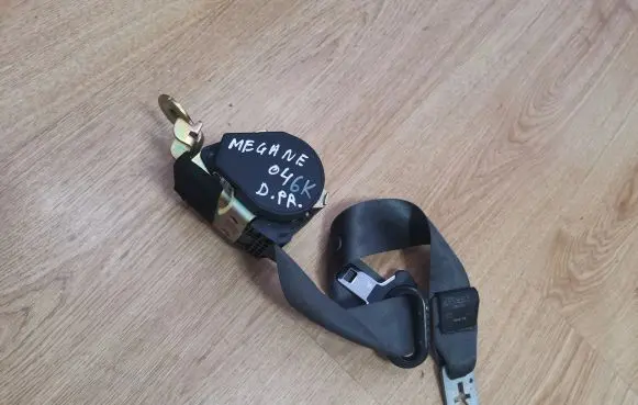 Renault Megane II Front seatbelt 041083