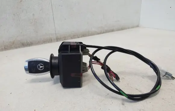 Mercedes-Benz E W212 Ignition lock A2129055000 2129055000