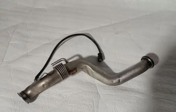 BMW 7 G11 G12 EGR valve line/pipe/hose 8574823