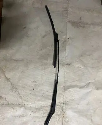 Volkswagen PASSAT B6 Windshield/front glass wiper blade 3C1955410
