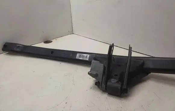 Volvo S80 Engine mounting bracket 30723982