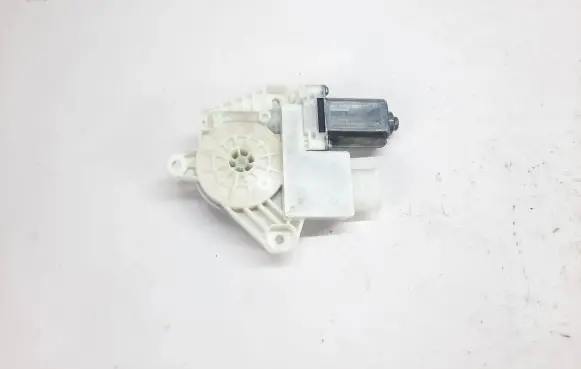 BMW 5 G30 G31 Front door window regulator motor 7455081 0022655188