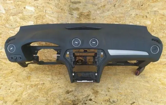 Ford Mondeo MK IV Dashboard