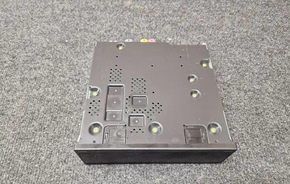 Radio/CD/DVD/GPS head unit