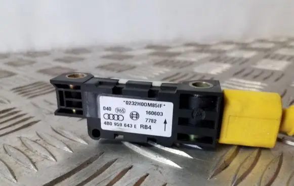 Audi A3 S3 8P Airbag deployment crash/impact sensor 4B0959643E