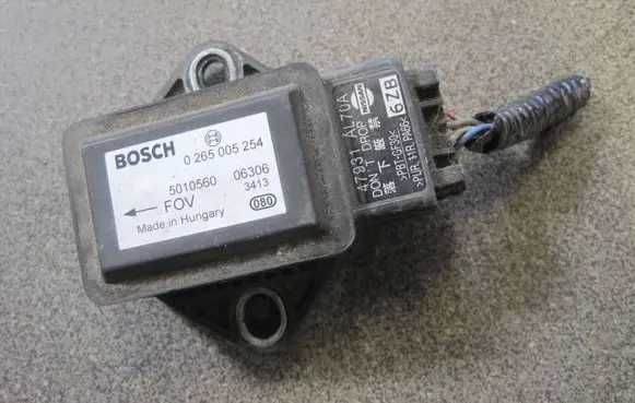 Nissan X-Trail T30 ESP acceleration yaw rate sensor 0265005254