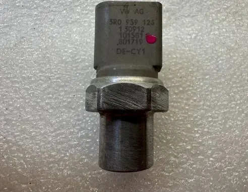 Audi A4 S4 B6 8E 8H Air conditioning (A/C) pressure sensor 3R0959126 801719 130912