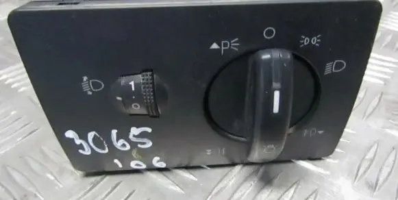 Ford Focus Light switch