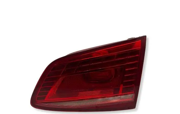 Volkswagen PASSAT B7 Tailgate rear/tail lights 