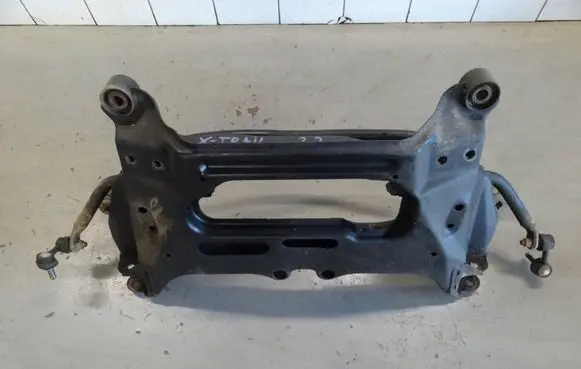 Nissan X-Trail T30 Front axle beam 
