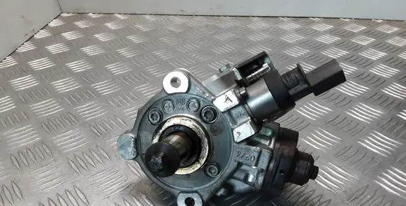 BMW X1 E84 Fuel injection high pressure pump 0445010524 8510865