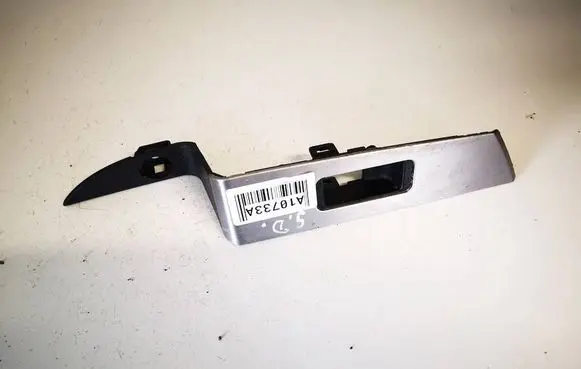 Nissan Murano Z50 Front door window switch trim 