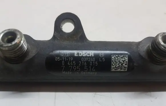 BMW 5 E60 E61 Fuel main line pipe 0445216015 7795514
