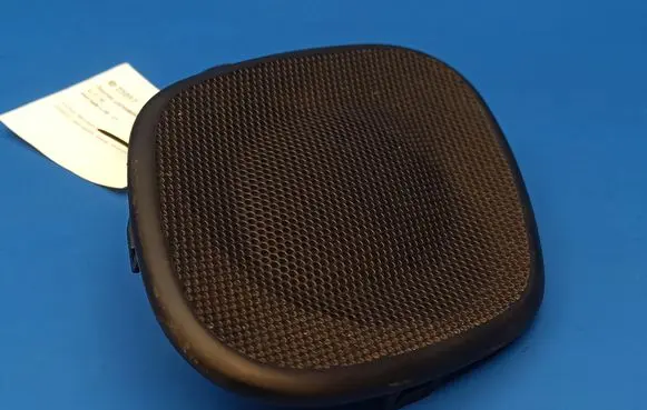 Side speaker trim/cover