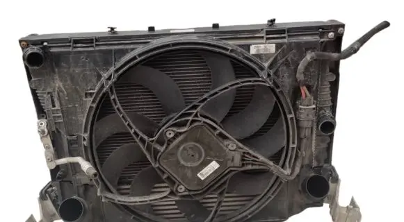 BMW 3 GT F34 Coolant radiator 81041241 152723 4748207