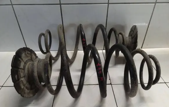 Mercedes-Benz Vito Viano W447 Rear coil spring