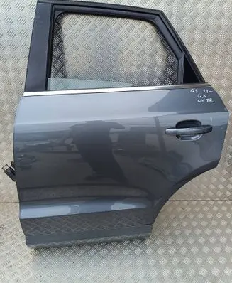 Audi Q3 8U Rear door