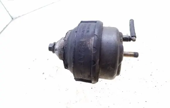 Volvo S60 Engine mount bracket 8624755