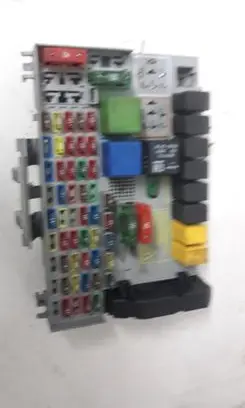 Opel Zafira A Fuse module 24412497