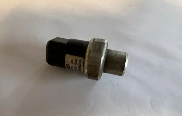 Audi A4 S4 B5 8D Air conditioning (A/C) pressure sensor 8D0959482B
