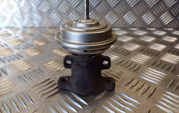 Audi A4 S4 B5 8D EGR valve 028131501E
