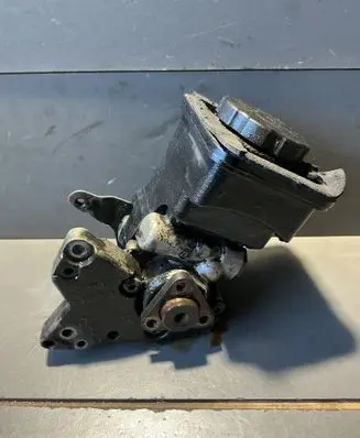 BMW 5 E60 E61 Power steering pump 6762279