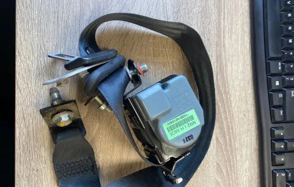 SsangYong Rexton Front seatbelt 7564008006 KSR4027