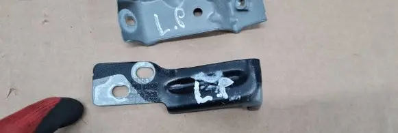 Audi Q5 SQ5 Fender mounting bracket 80A821433A 80A821471