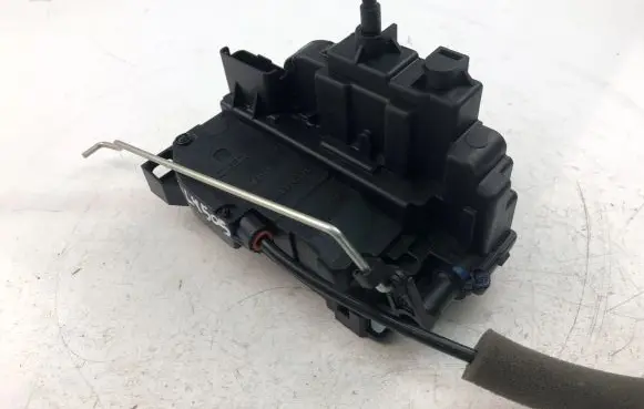 Renault Kangoo II Coupe door lock (next to the handle) 8200542396D