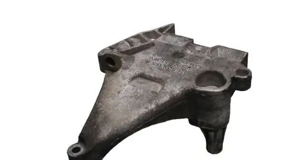 Volkswagen PASSAT B6 Engine mounting bracket 03G199207G 550KFS91