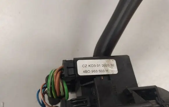 Volkswagen Golf IV Wiper turn signal indicator stalk/switch 4B0953503H 8L0953513G