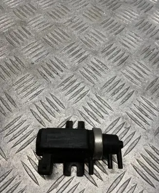 Nissan Primera Turbo solenoid valve 70026501