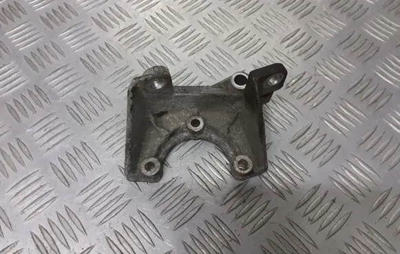 Chrysler 300M Engine mounting bracket 4792340