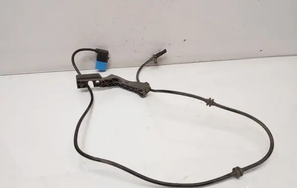Mercedes-Benz CLA C117 X117 W117 ABS rear brake sensor A2469059402