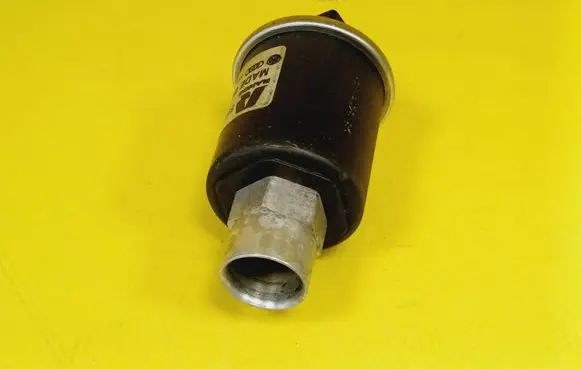 Volkswagen Golf IV Air conditioning (A/C) pressure sensor 1H0959139B