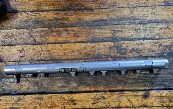 BMW 3 E90 E91 Fuel main line pipe 0445216031