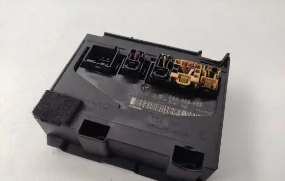 Volkswagen PASSAT B7 Comfort/convenience module 3AA959433 3063110043