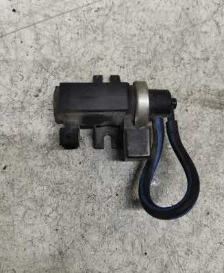 BMW 5 E39 Turbo solenoid valve 72279600