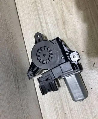 BMW 1 F70 Rear door window regulator motor 5A75082