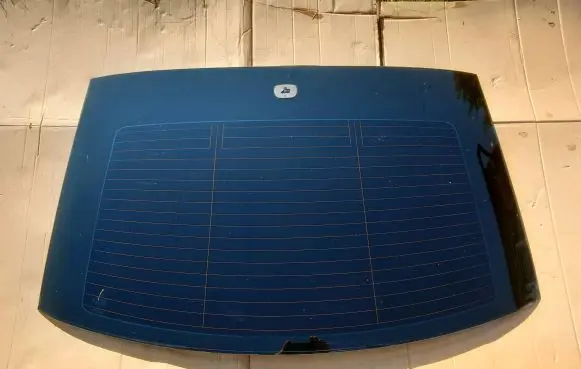 Mercedes-Benz C W203 Rear windscreen/windshield window 43R001057