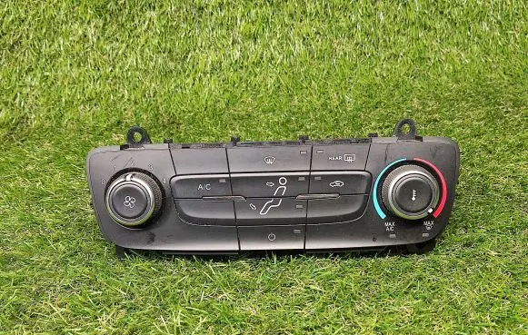 Ford Focus Climate control unit F1ET18549 F1ET19980