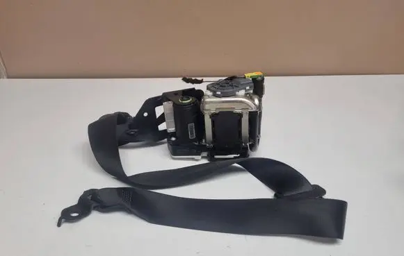 Mercedes-Benz CLS C218 AMG Front seatbelt 620048000 010L000