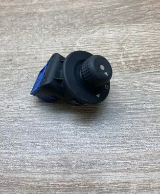 Citroen C4 I Picasso Wing mirror switch 185526