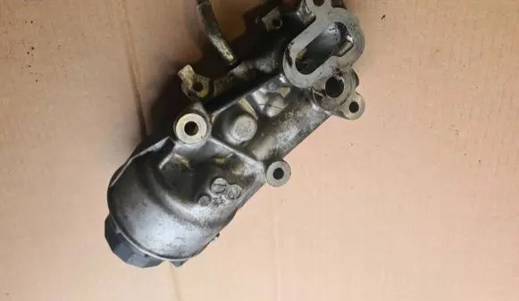 Toyota Yaris Oil filter cover 