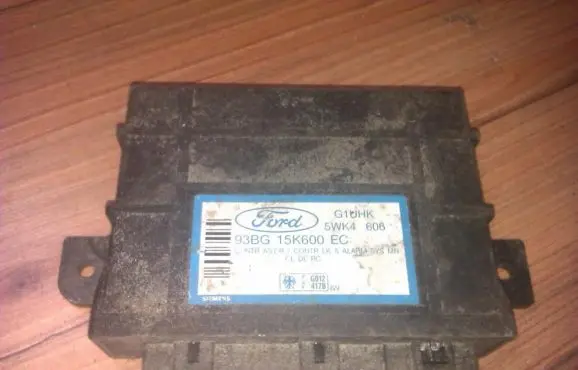 Ford Mondeo MK I Comfort/convenience module 93bg15k600ec