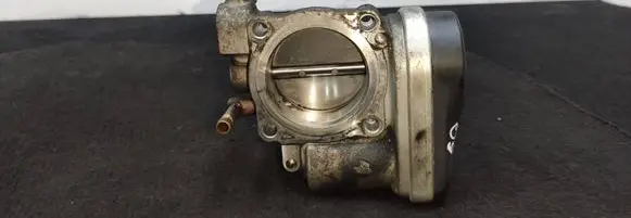 Volkswagen Touareg I Throttle valve 06A133062AD