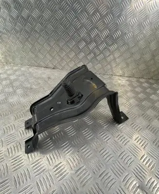 Audi A7 S7 4G Spare wheel mounting bracket 4G0802715 4G0802771